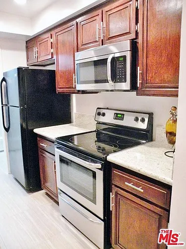 1424 Amherst Ave Photo 1
