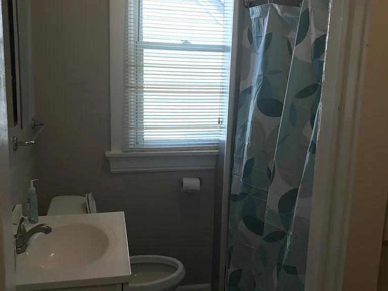1228 Drott Ave — Photo 3