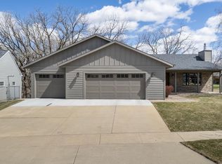 2316 Wilshire Ln NE, Rochester, MN 55906