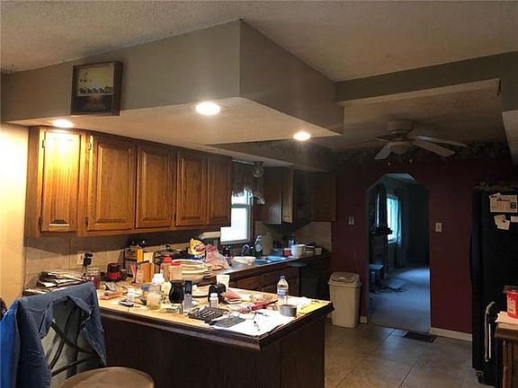 5th image of 900 S 56th St