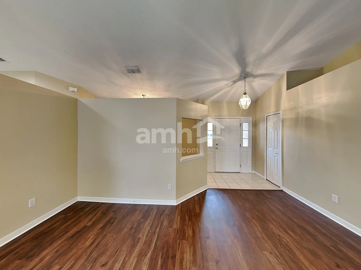 3 bed, 2.0 bath, 1620 sqft, $2,380 — Photo 3