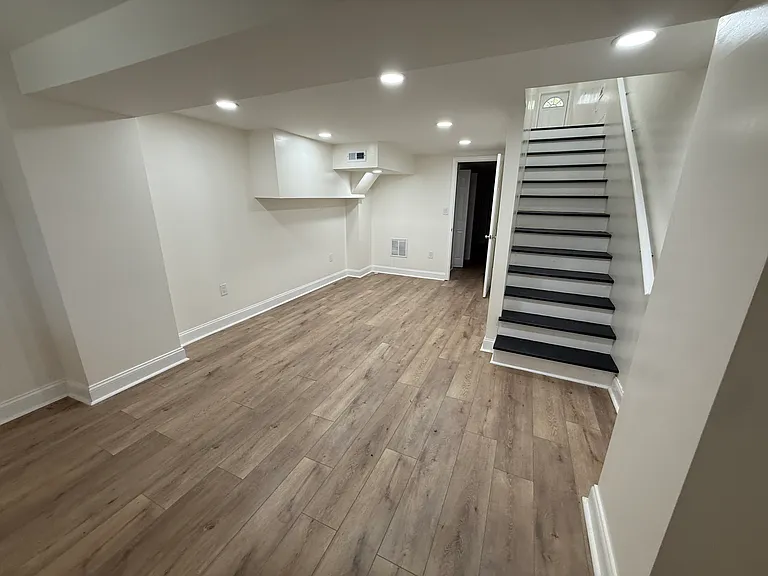 2720 E Biddle St — Photo 9