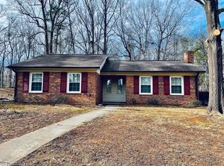 2100 Brickhaven Dr, Greensboro, NC 27407