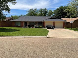 2505 Holliday St, Plainview, TX 79072