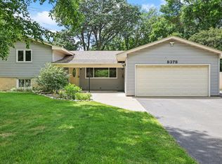8378 Groveland Rd, Saint Paul, MN 55112
