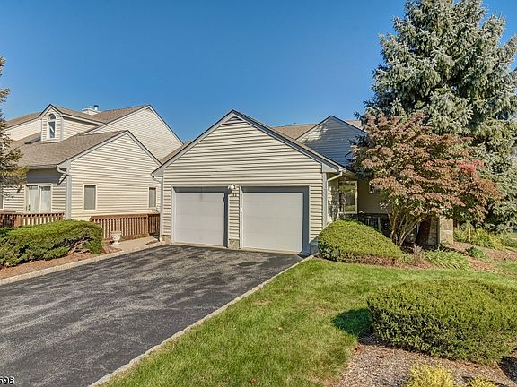 2nd image of 84 Davey Dr
