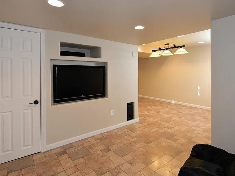 521 Shadbury Ct — Photo 20