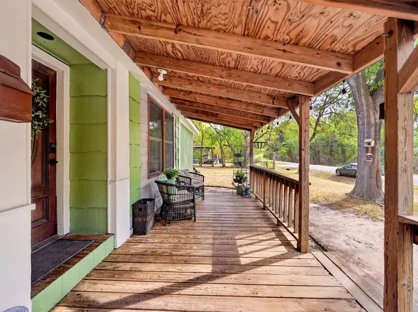 302 Longleaf St, Gun Barrel City, TX 75156