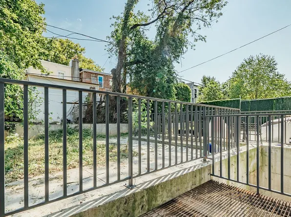 1540 Putnam Avenue image 15 of 18