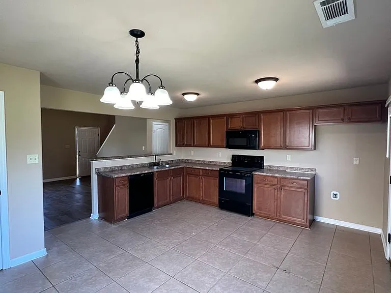 161 Red Cedar Cv — Photo 3