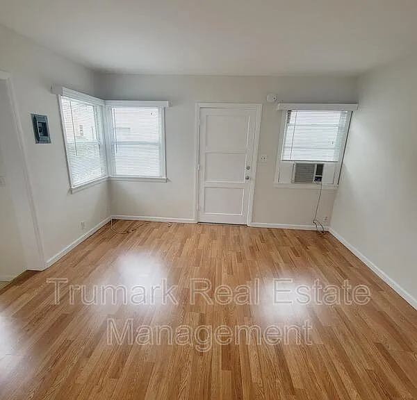 927 E Lexington Dr #A — Photo 10