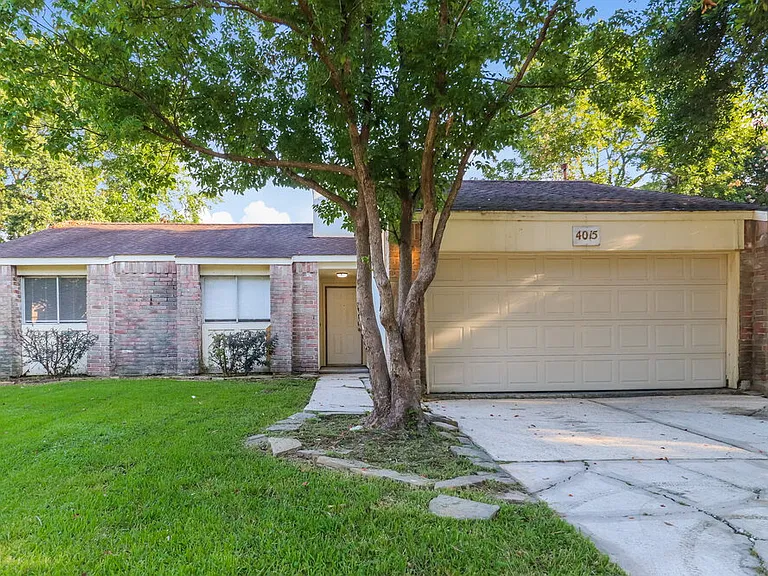 4015 Adonis Dr — Photo 1