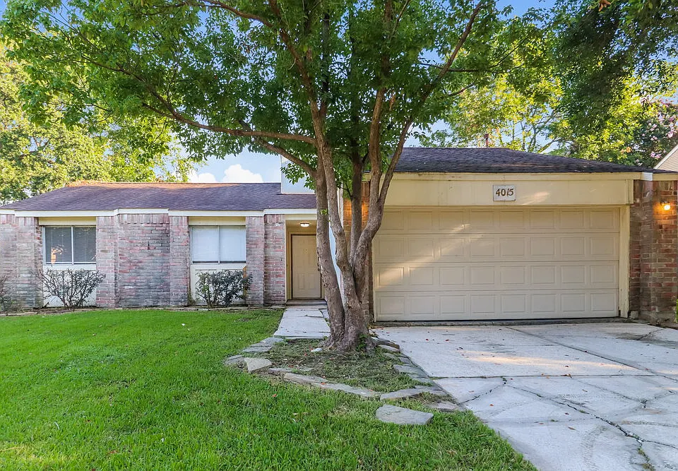 4015 Adonis Dr