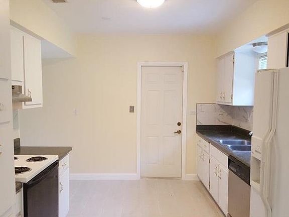 5th image of 7745 SW 142nd St