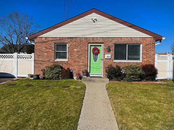 699 Atlantic Ave, Baldwin, NY 11510