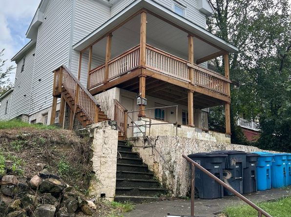611 Stewart Ave SE #1