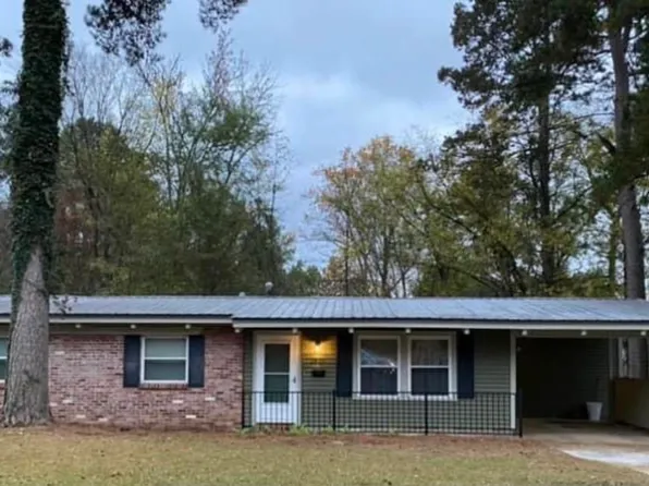 1813 Sylvia St, Arkadelphia, AR 71923