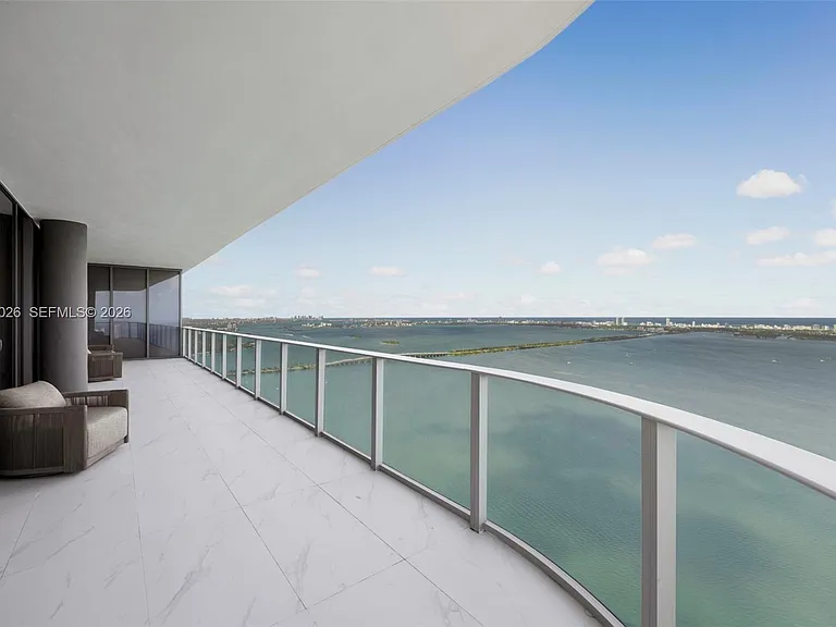 700 NE 24th St #Penthouse 5904 — Photo 24