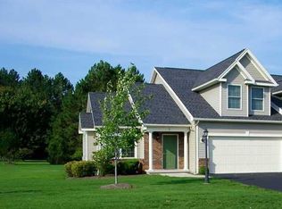 1 Cloister Ln, Webster, NY 14580