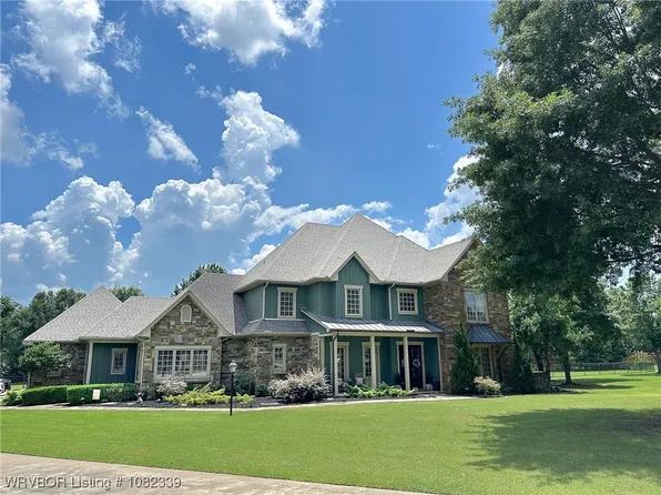 7300 Highland Park Dr, Fort Smith, AR 72916