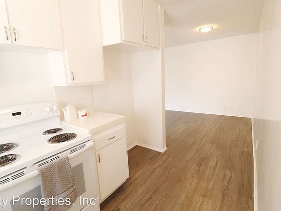 4th image of 142 S Wetherly Dr #10468219