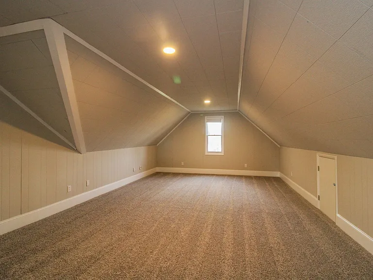 17524 Martin Dr — Photo 39