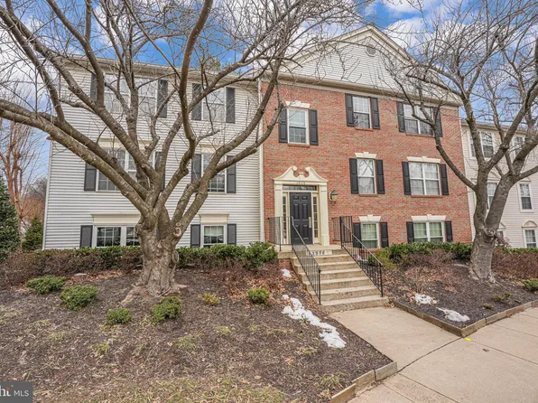 3808 Green Ridge Ct APT 302, Fairfax, VA 22033
