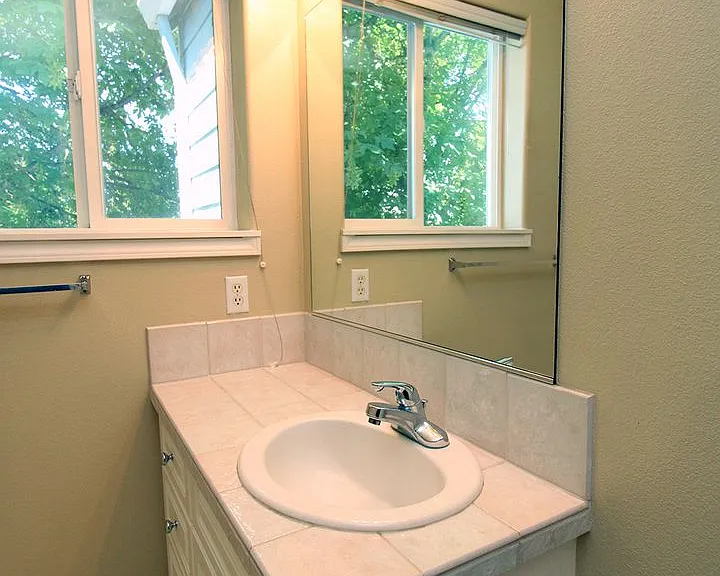 10722 NE 5th Ave — Photo 26