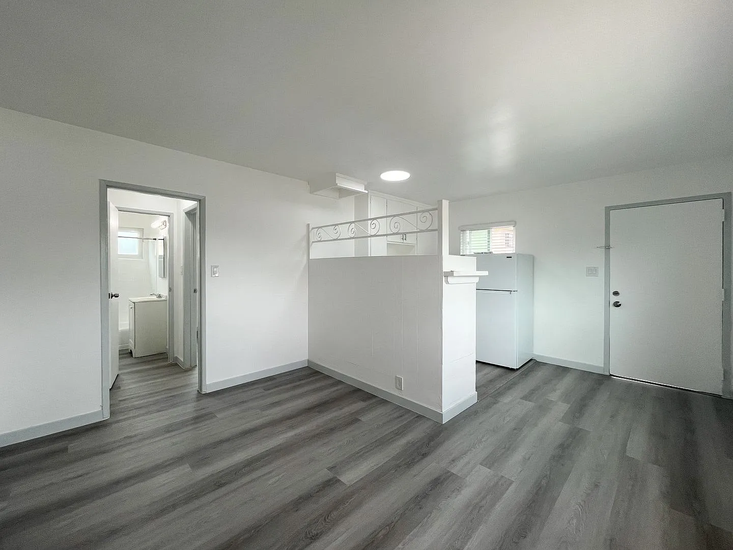 12312 Manor Dr — Photo 3