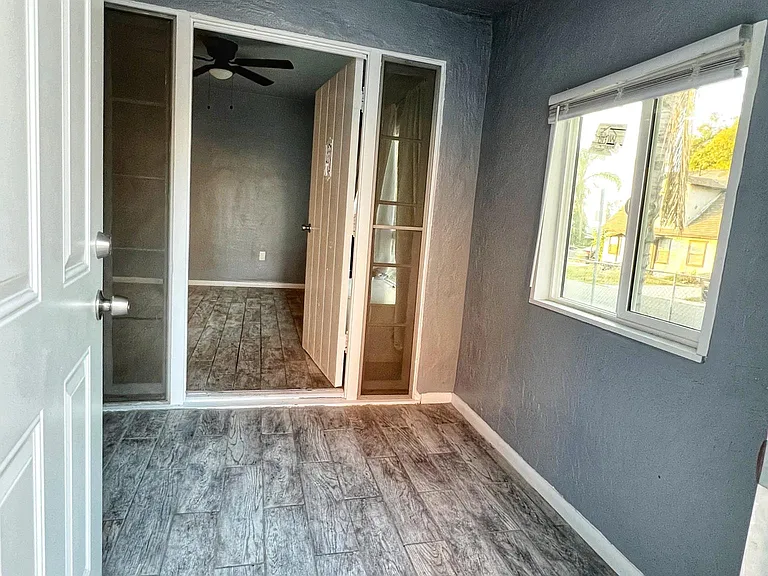 Mudroom, entrance to living room