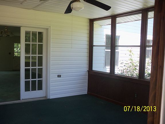 Glassed-in porch