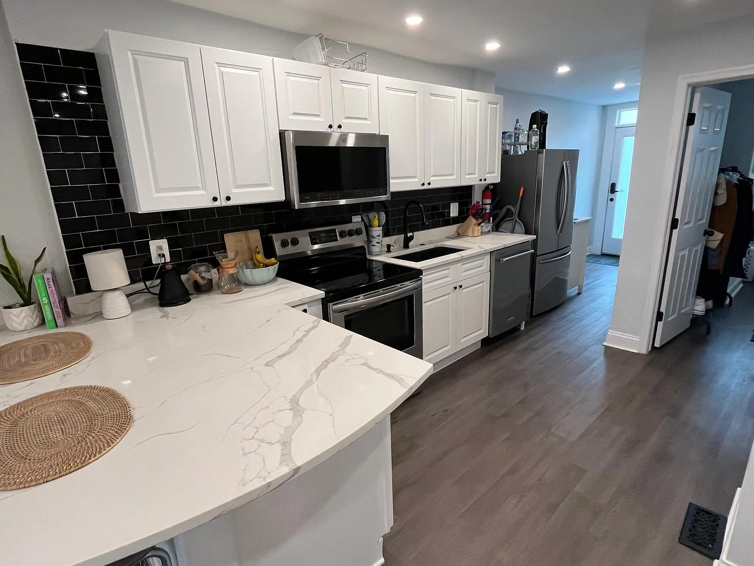 1266 Riverside Ave — Photo 4