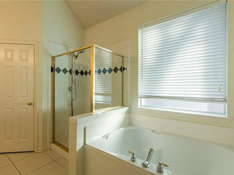 8216 Spring Valley Ln — Photo 18