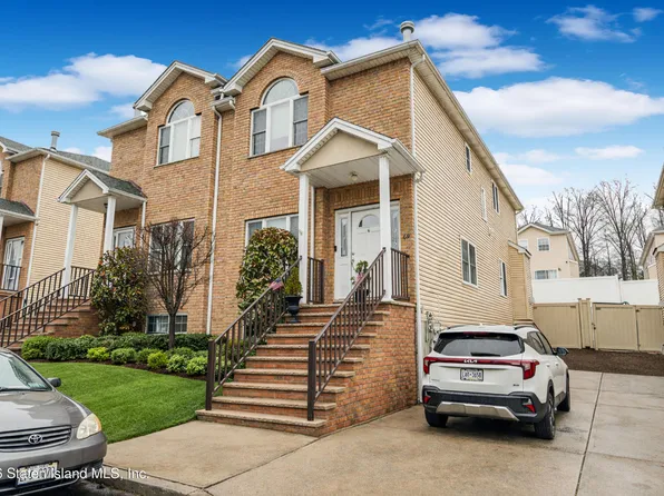 69 El Camino Loop, Staten Island, NY 10309
