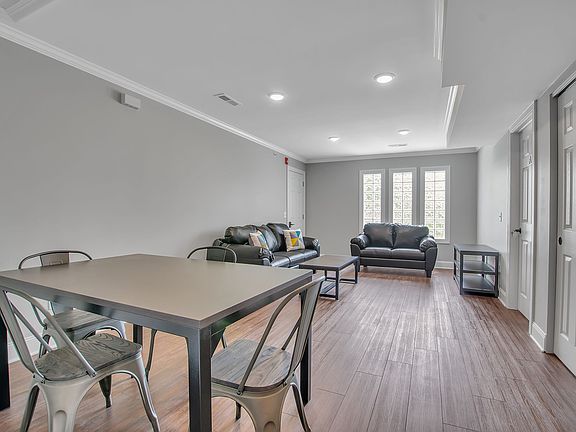 4th image of 2071 Sweet Home Rd #302