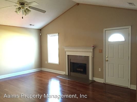 2nd image of 410 Cypress Dr