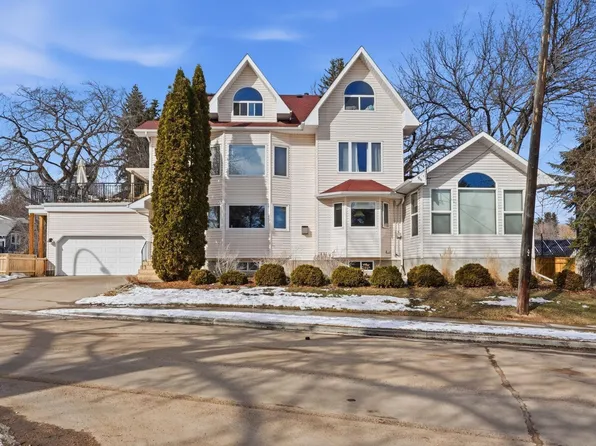 9228 100th Ave NW, Edmonton, AB T5H 0A3