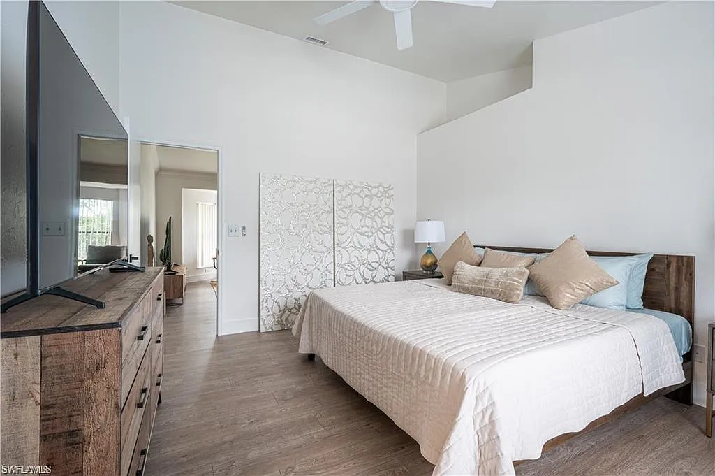 4 bed, 2.0 bath, 1436 sqft, $9,000 — Photo 4