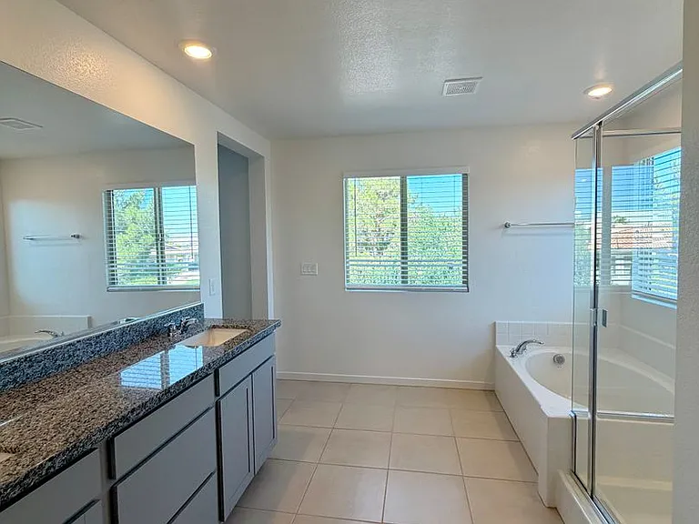 11377 Sonny Miller Ct — Photo 33