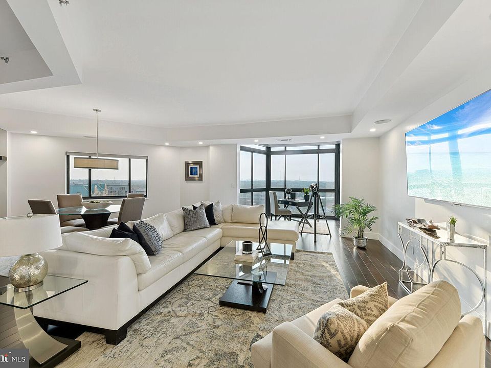 1st image of 900 Stafford St #2625