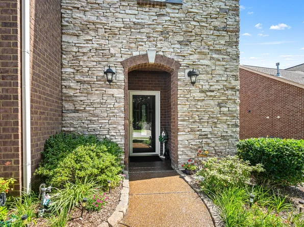266 Meandering Dr, Lebanon, TN 37090