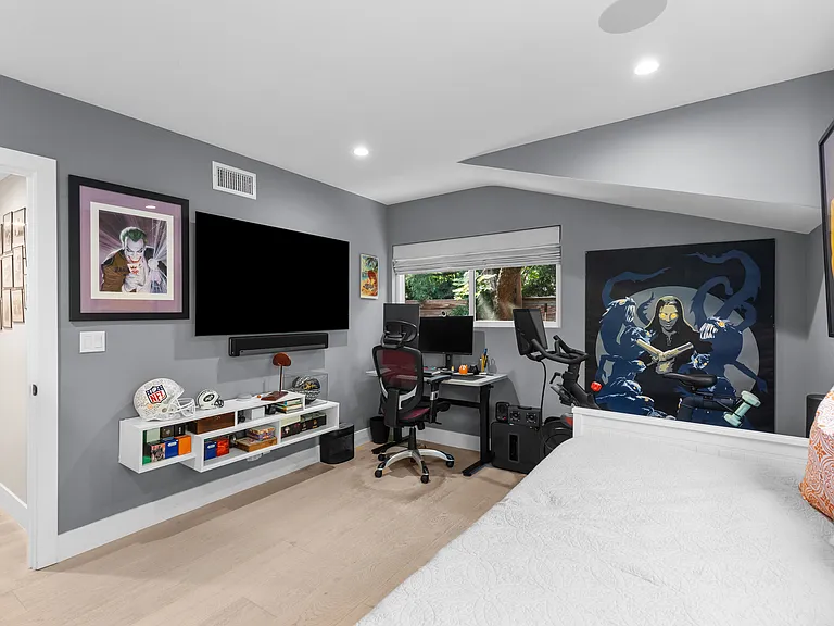 3286 Mandeville Canyon Rd — Photo 22
