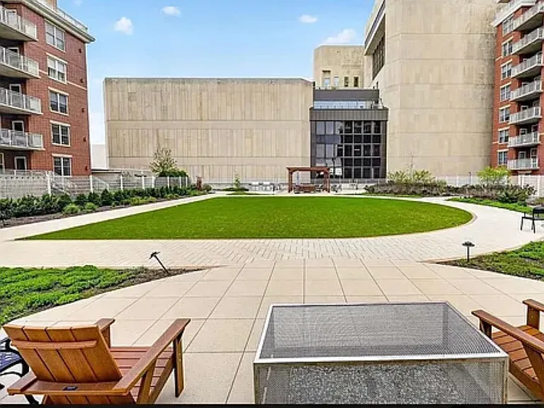 360 W Washington Ave #1001 — Photo 21