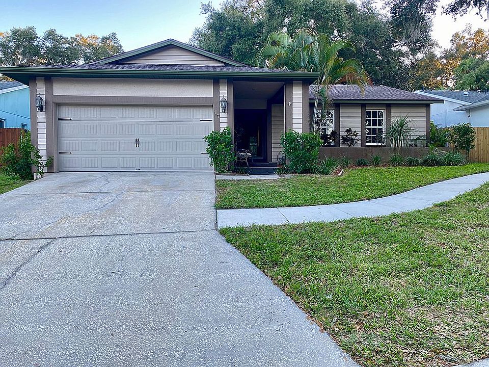 1st image of 17 Harbor Oaks Cir