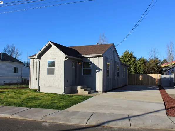 186 SW Rainbow Ave, Dallas, OR 97338