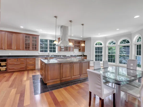 6529 Fairlawn Dr, Mc Lean, VA 22101