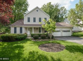 1998 Barkham Ln, Vienna, VA 22182