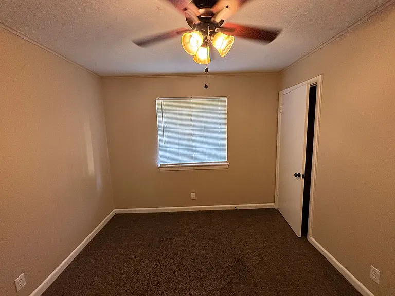 6900 Cloverdale Dr — Photo 5