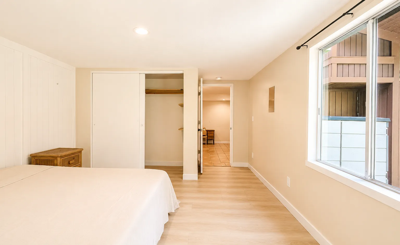1 bed, 1670 sqft, $1,200 — Photo 2