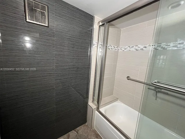 136 NE 19th Ct #105F — Photo 8